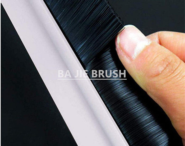 Plastic Holder Strip Brush